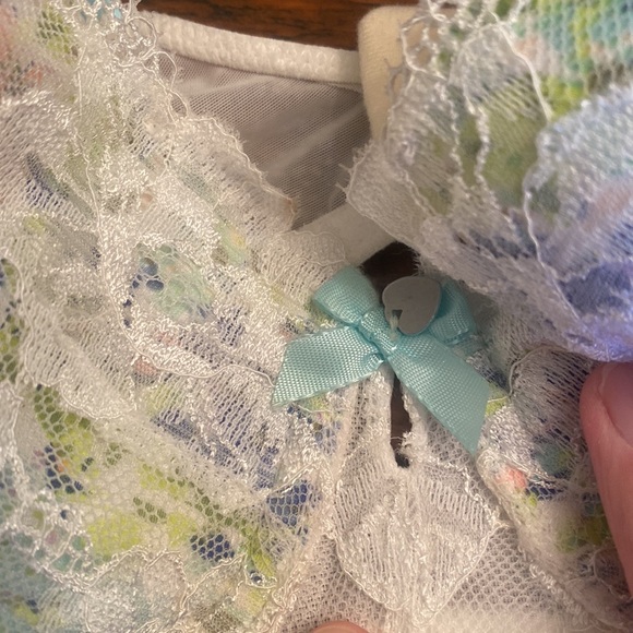 Brand new Victorias Secret body by Victoria lined Demi - Picture 2 of 6